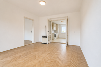 Obývací pokoj - Prodej bytu 2+1 v osobním vlastnictví 46 m², Kyjov
