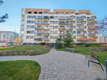 Prodej bytu 2+kk v osobním vlastnictví 55 m², Praha 5 - Hlubočepy