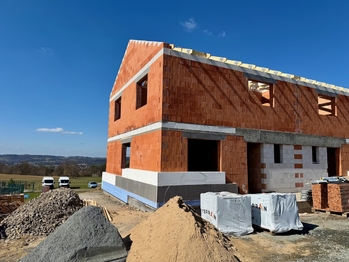 Kvalitně postaveno - Prodej domu 139 m², Ondřejov