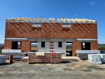 Polovina dvojdomu - Prodej domu 139 m², Ondřejov