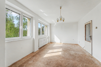 Obývací pokoj - Prodej bytu 3+1 v osobním vlastnictví 66 m², Úvaly 