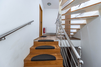 Prodej domu 330 m², Praha 9 - Kyje