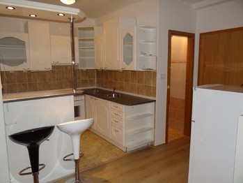 Prodej domu 330 m², Praha 9 - Kyje