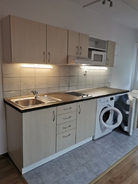 Prodej domu 330 m², Praha 9 - Kyje