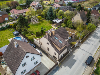Pohled z dronu - Prodej domu 189 m², Úvaly