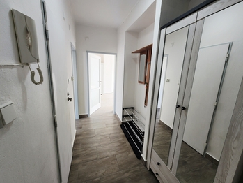 Pronájem bytu 2+1 v družstevním vlastnictví 55 m², Hradec Králové