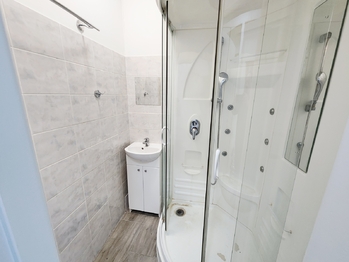 Pronájem bytu 2+1 v družstevním vlastnictví 55 m², Hradec Králové