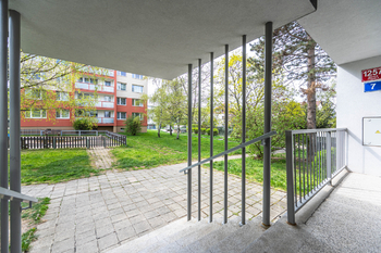 Prodej bytu 2+kk v osobním vlastnictví 43 m², Praha 4 - Michle