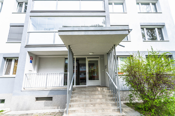 Prodej bytu 2+kk v osobním vlastnictví 43 m², Praha 4 - Michle