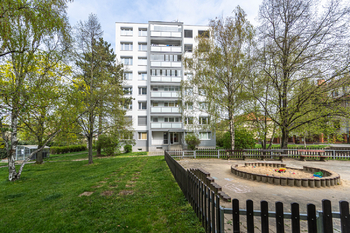 Prodej bytu 2+kk v osobním vlastnictví 43 m², Praha 4 - Michle