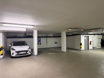 Pronájem garážového stání, Praha 5 - Smíchov