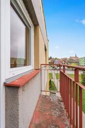 Balkón z ložnice - Prodej bytu 3+1 v osobním vlastnictví 88 m², Valdice