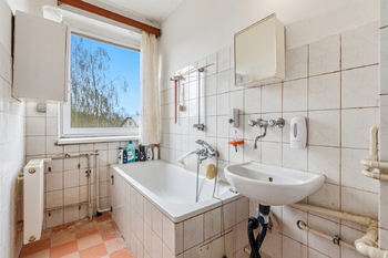 Koupelna - Prodej bytu 3+1 v osobním vlastnictví 88 m², Valdice