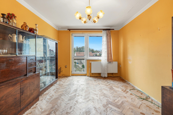 Obývací pokoj - Prodej bytu 3+1 v osobním vlastnictví 88 m², Valdice