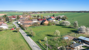 Prodej pozemku 863 m², Mžany