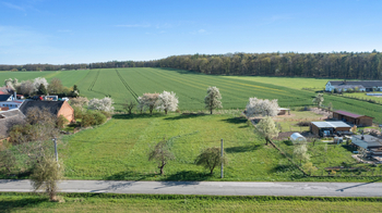 Prodej pozemku 863 m², Mžany