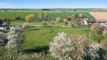 Prodej pozemku 863 m², Mžany