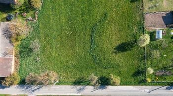 Prodej pozemku 863 m², Mžany