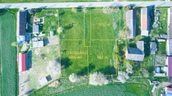 Prodej pozemku 863 m², Mžany