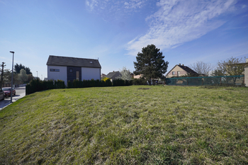 Prodej pozemku 590 m², Praha 9 - Miškovice