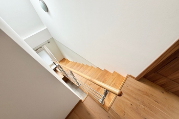 schodiště - Prodej domu 123 m², Roztoky