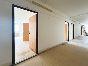 Prodej nájemního domu 1800 m², Kraslice