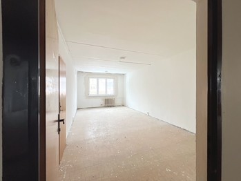 Prodej nájemního domu 1800 m², Kraslice