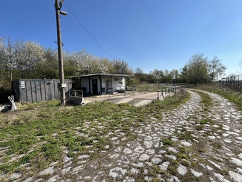 Prodej pozemku 6120 m², Stochov