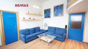 obývacípokoj - Pronájem bytu 2+kk v osobním vlastnictví 73 m², Praha 9 - Černý Most