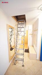 úložné prostory v na půdě - Pronájem bytu 2+kk v osobním vlastnictví 73 m², Praha 9 - Černý Most