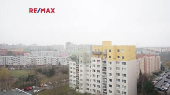 výhled z lodžie - Pronájem bytu 2+kk v osobním vlastnictví 73 m², Praha 9 - Černý Most