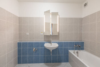 Koupelna - Pronájem bytu 3+1 v osobním vlastnictví 95 m², Brandýs nad Labem-Stará Boleslav