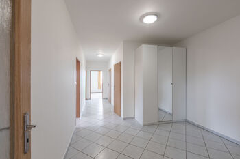 Spojovací chodba - Pronájem bytu 3+1 v osobním vlastnictví 95 m², Brandýs nad Labem-Stará Boleslav