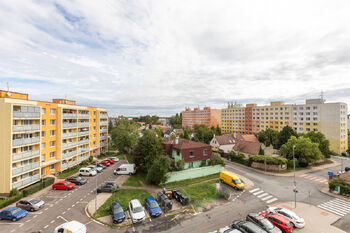 Výhled z ložnic - Pronájem bytu 3+1 v osobním vlastnictví 95 m², Brandýs nad Labem-Stará Boleslav