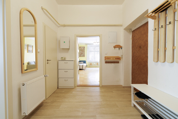 Předsíň - Prodej bytu 3+1 v osobním vlastnictví 91 m², Praha 6 - Bubeneč