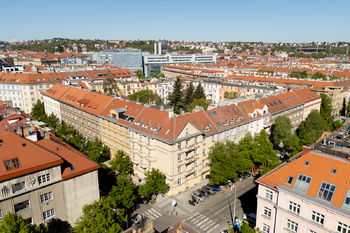Pohled dům  - Prodej bytu 3+1 v osobním vlastnictví 91 m², Praha 6 - Bubeneč