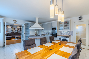Prodej bytu 3+1 v osobním vlastnictví 136 m², Praha 5 - Hlubočepy