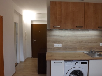 Pronájem bytu 1+1 v osobním vlastnictví 32 m², Adamov