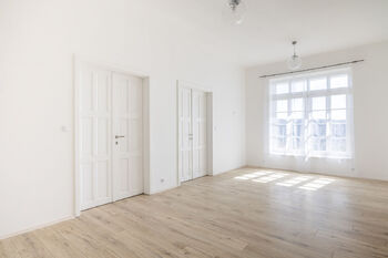 Prodej domu 219 m², Vráž