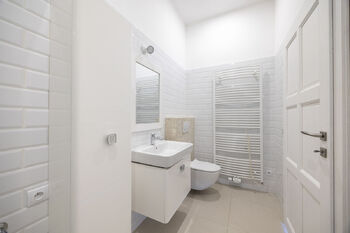 Prodej domu 219 m², Vráž