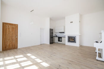 Prodej domu 219 m², Vráž