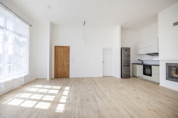 Prodej domu 219 m², Vráž