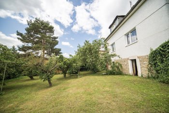 Prodej pozemku 705 m², Praha 5 - Lochkov