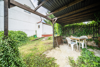 Prodej pozemku 705 m², Praha 5 - Lochkov