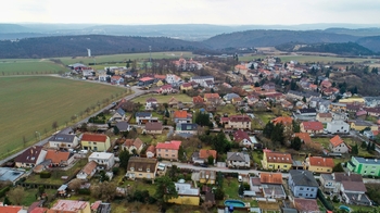 Prodej pozemku 705 m², Praha 5 - Lochkov