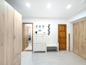 Prodej bytu 3+1 v osobním vlastnictví 74 m², Všeradice