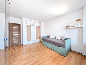 Prodej bytu 3+1 v osobním vlastnictví 74 m², Všeradice