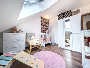 Prodej bytu 3+1 v osobním vlastnictví 74 m², Všeradice