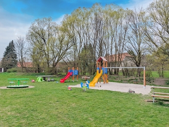 Prodej bytu 3+1 v osobním vlastnictví 74 m², Všeradice