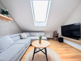 Prodej bytu 3+1 v osobním vlastnictví 74 m², Všeradice